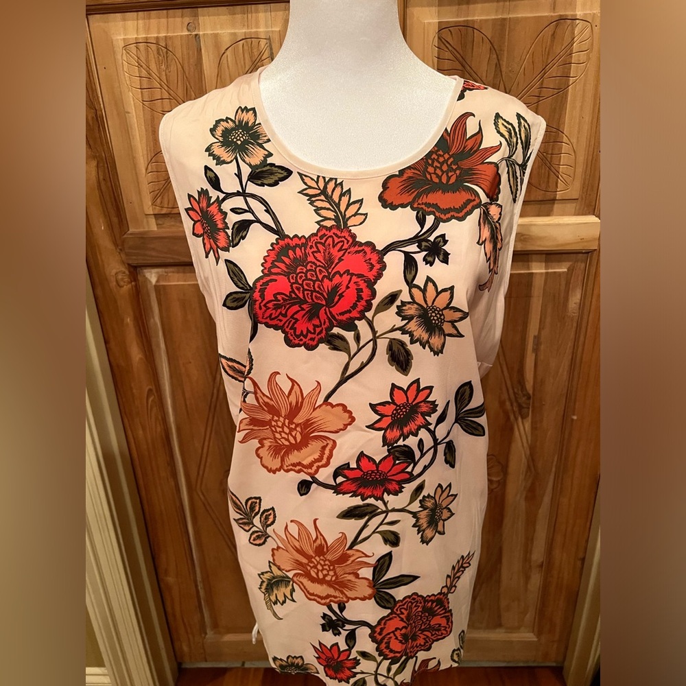 Ladies, pink floral tank top,the back is knit